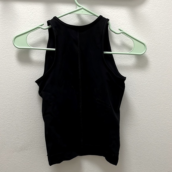 Everlane Perform Tank - Picture 3 of 5